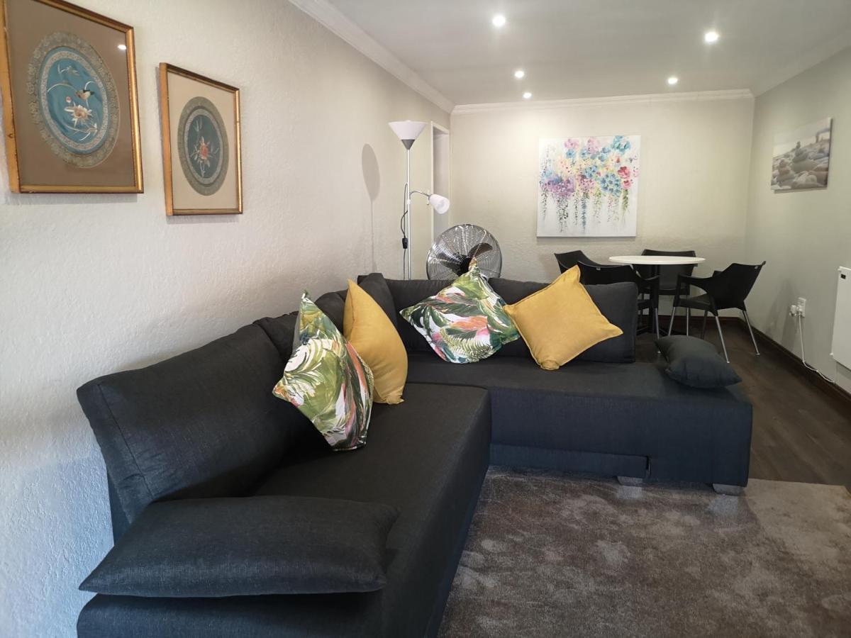 Rest-A-While Guest House - بريتوريا المظهر الخارجي الصورة
