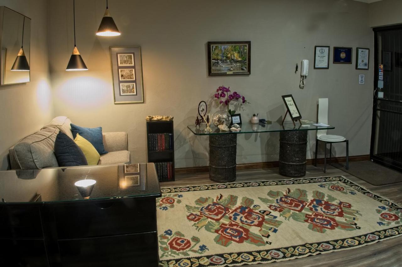 Rest-A-While Guest House - بريتوريا المظهر الخارجي الصورة