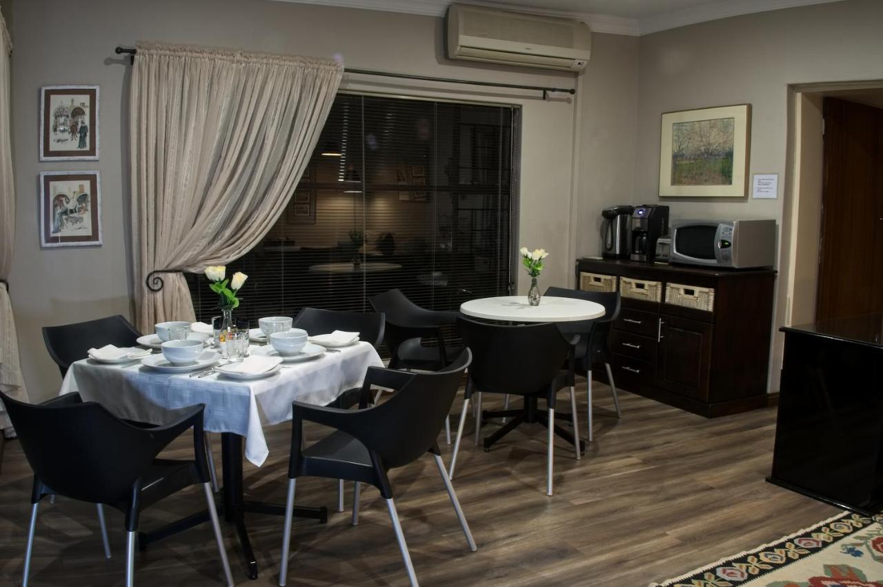 Rest-A-While Guest House - بريتوريا المظهر الخارجي الصورة