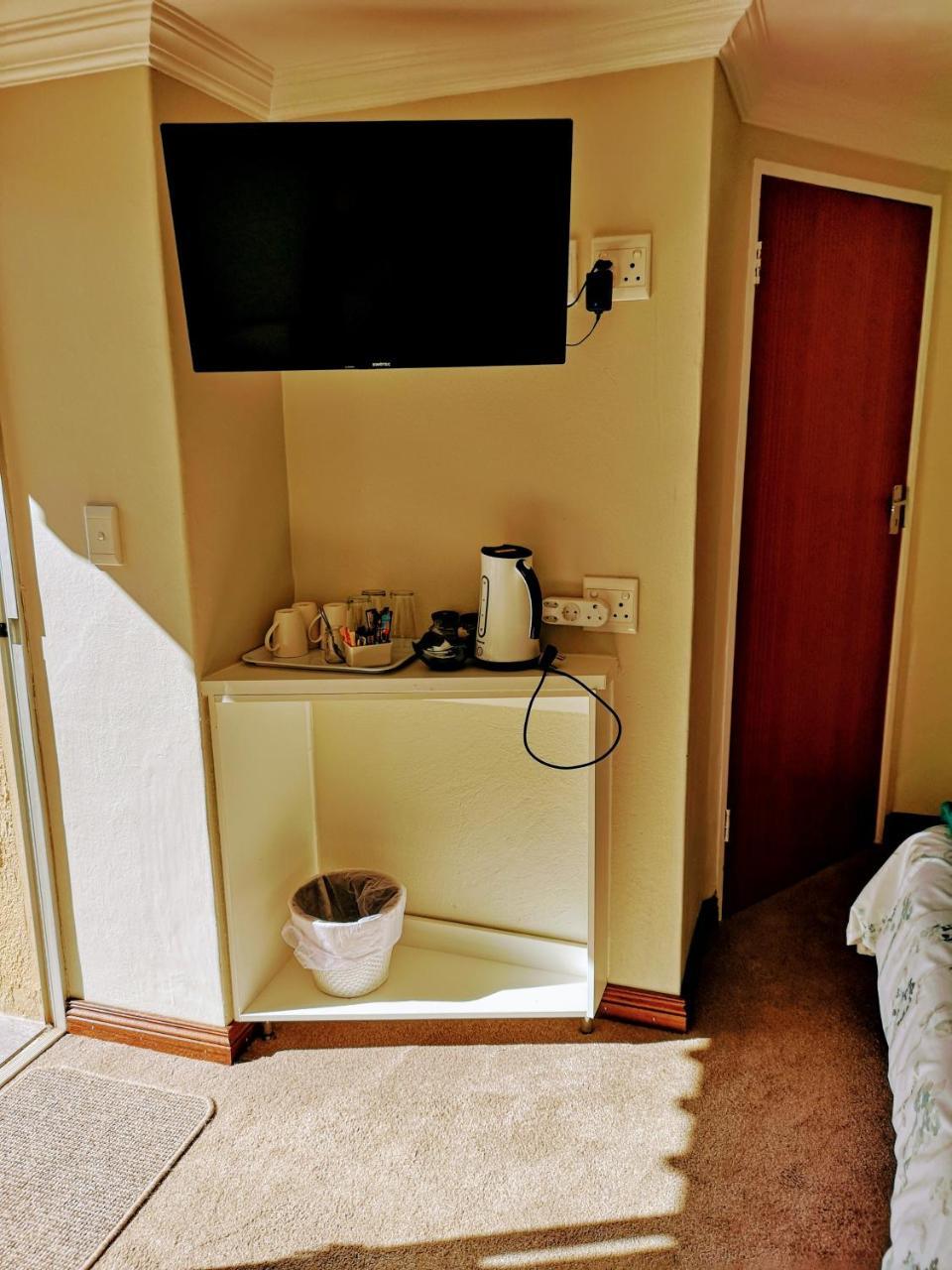 Rest-A-While Guest House - بريتوريا المظهر الخارجي الصورة